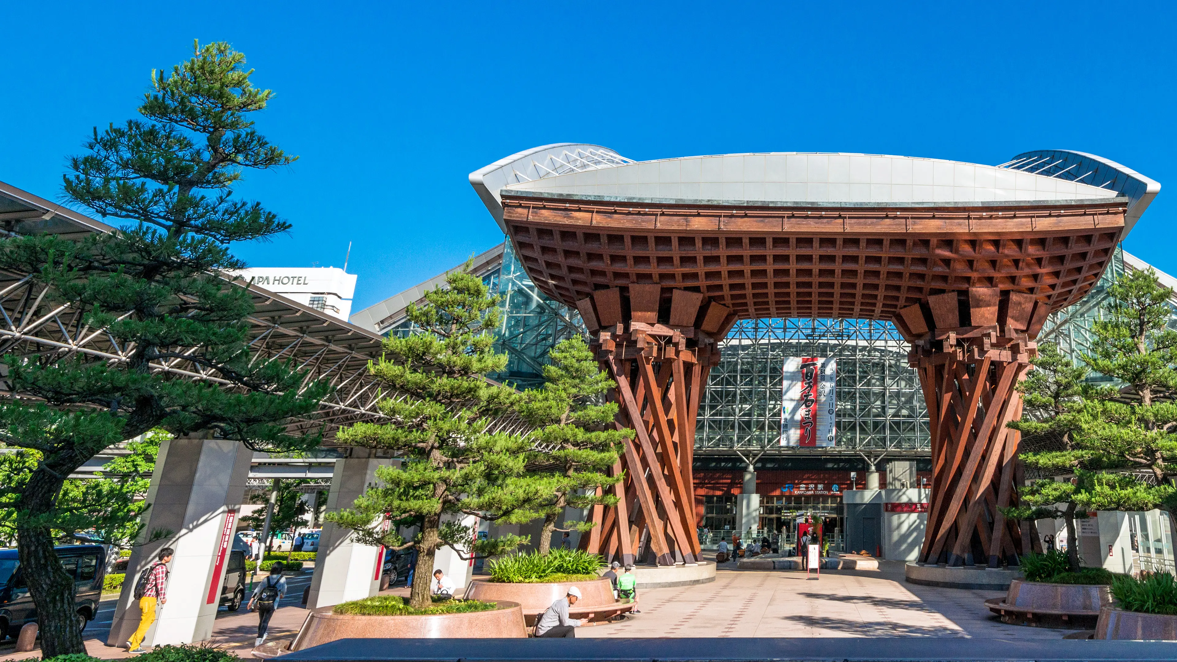 石川県 金沢駅 鼓門